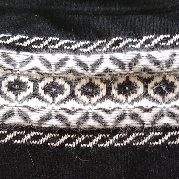 WHBM Sweater NWT sz S - Picture 2 of 3